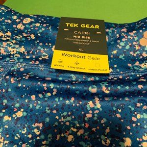 Tek Gear XL capri workout pants